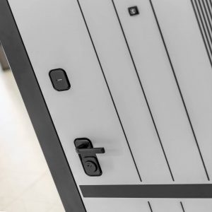 Входная дверь Скайлаб с Зеркалом 32 тонированным — Белый рельеф софт купить в Москве