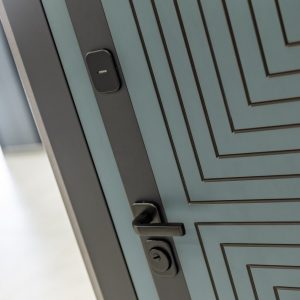 Входная дверь Кредор 03 — Сандал белый купить в Москве