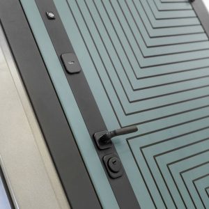 Входная дверь Кредор 31 — Белый софт, зеркальная вставка с тонировкой купить в Москве