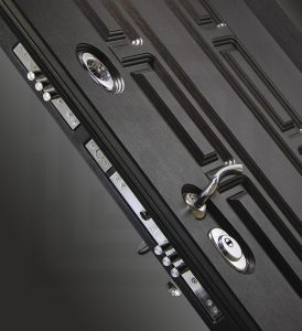 Входная дверь Нью-Йорк 22 — Белый софт, черная вставка купить в Москве